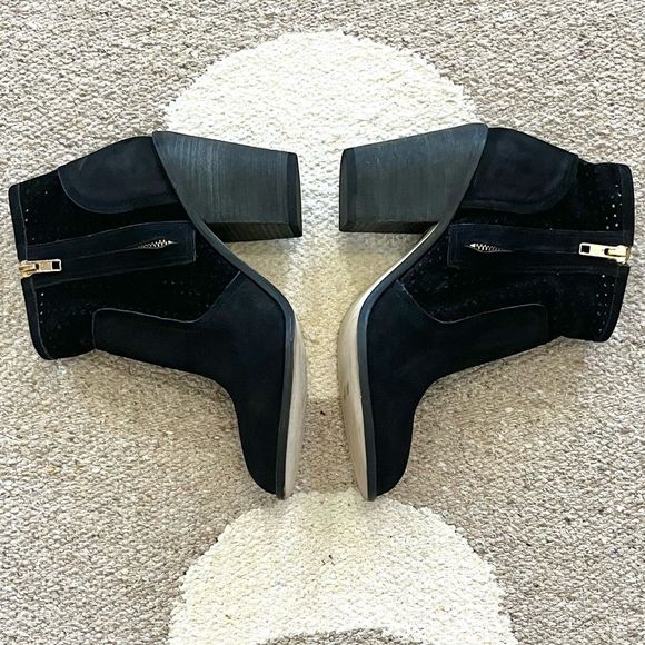 Anthropologie Ryan Perforated Suede Heeled Ankle Boots in Black Size 8 - Picture 7 of 11